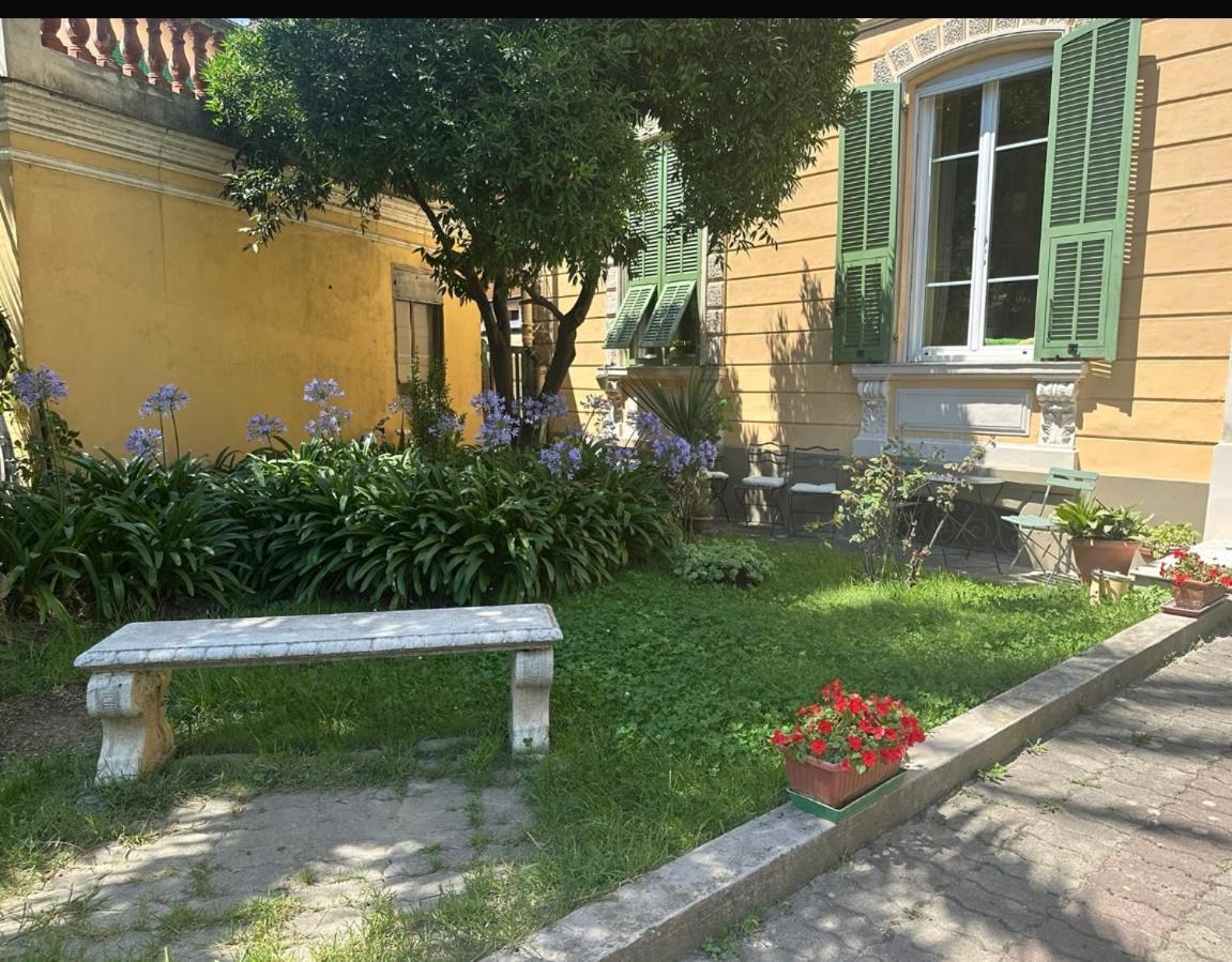 B&B Agapantus In Una Villa Dell'800 Dolceacqua Exterior foto
